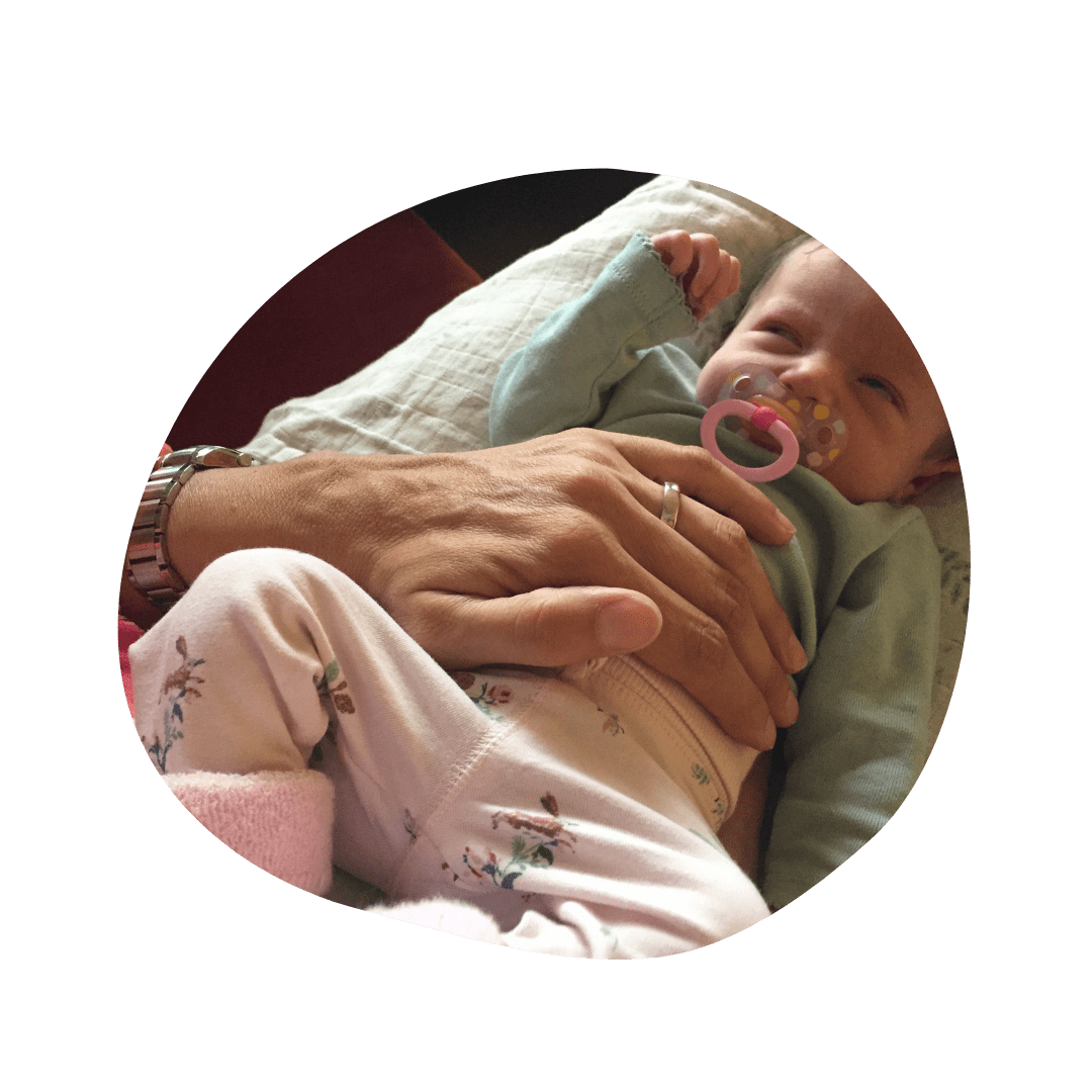 Baby wird osteopathisch behandelt I Osteopathie für Babys, Kinder und Erwachsene I Simone Bendzulla-Achtermann